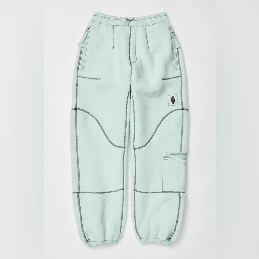 Free People Hit The Slopes Fleece Pants Size Medium NWT - Picture 4 of 16